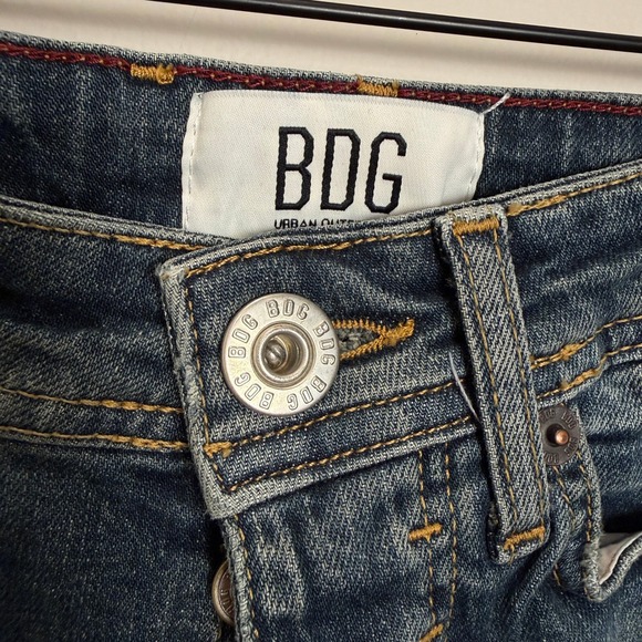 BDG Urban Outfitters Womens 24 Jeans Button Fly Boot Cut Dark Wash Classic Denim - Picture 8 of 15
